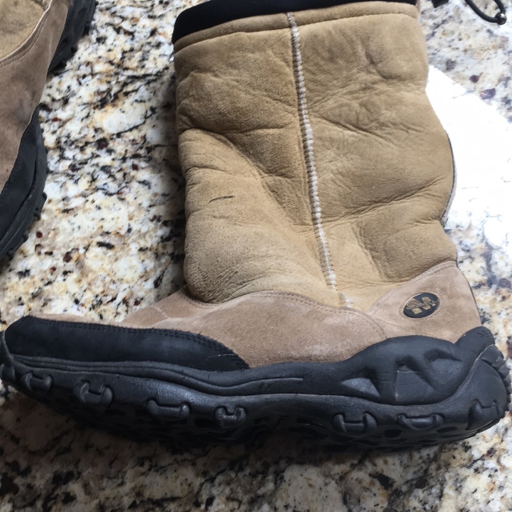 Size 10 Merrel Fleece lined snow boots